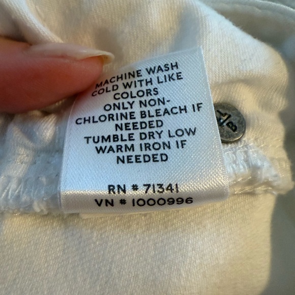 LL Bean Signature White Jeans - Picture 5 of 5